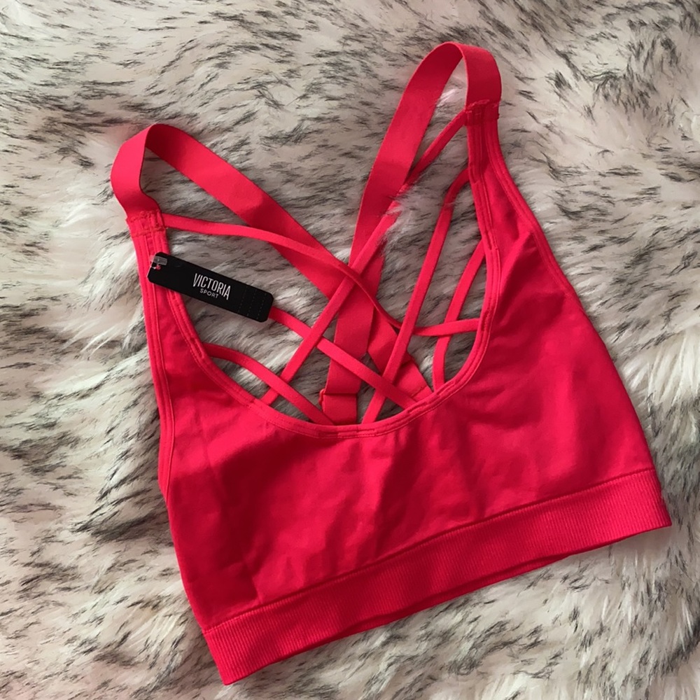 ✨2/$40✨ Victoria Sports Seamless Strappy Sports Bra - Picture 2 of 6